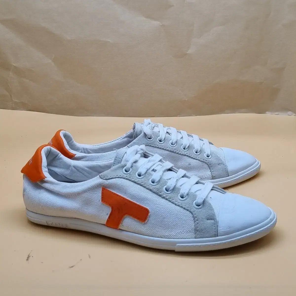 타임 여성스니커즈 235