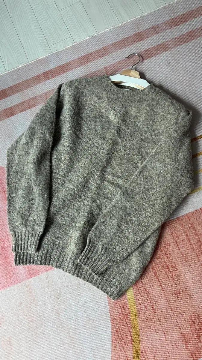 할리오브스코틀랜드 니트 머쉬룸 M 판매합니다