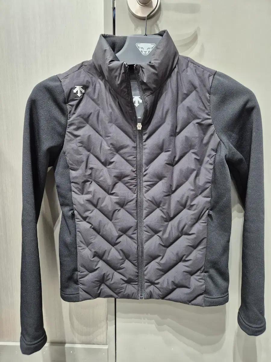 데상트 여성 퀼팅 자켓 블랙