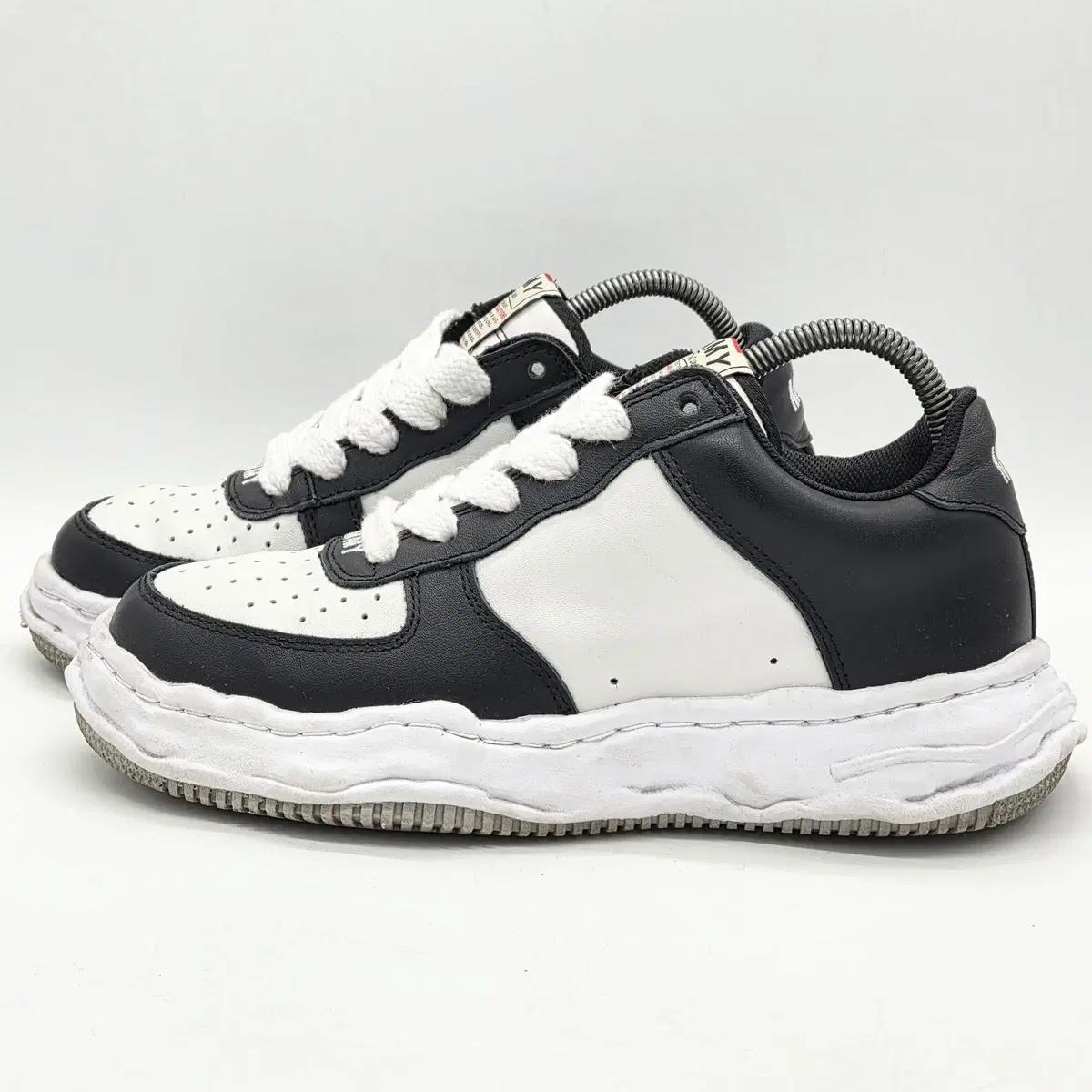 메종 미하라 야스히로 웨인 OG 솔 레더 로우탑 스니커즈 (41)