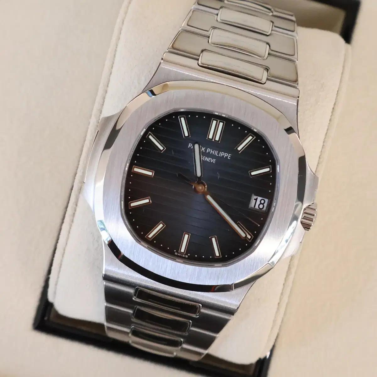 파텍필립 노틸러스 5711 스틸/금통 상관없이 최고가 매입합니다!