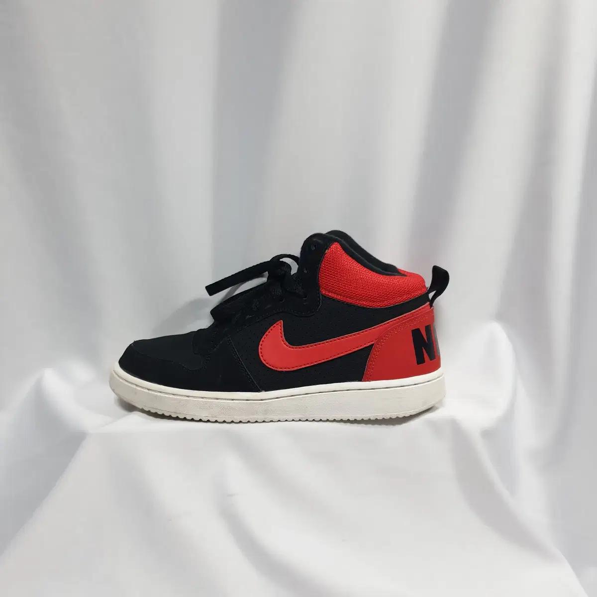 빈티지하서 235 나이키 코트 버로우 미드 스니커즈 레드