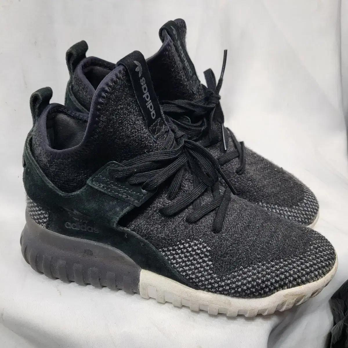 아디다스 튜블라 검정 운동화 240