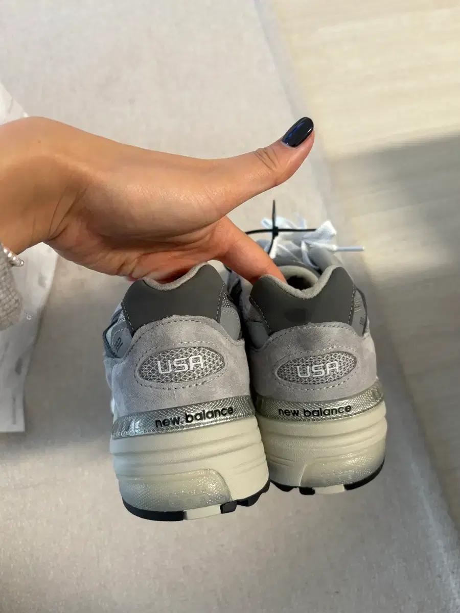 U992GY 뉴발란스 992 235사이즈 5.5