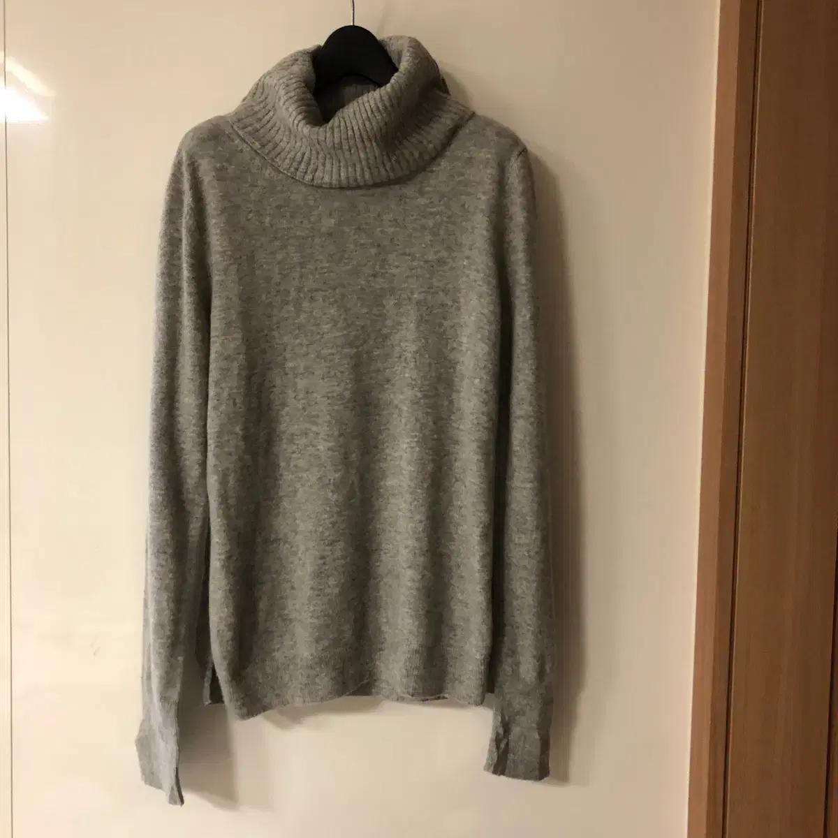 유니클로 캐시미어100 터틀넥 목폴라 니트스웨터 코트이너 올드머니룩