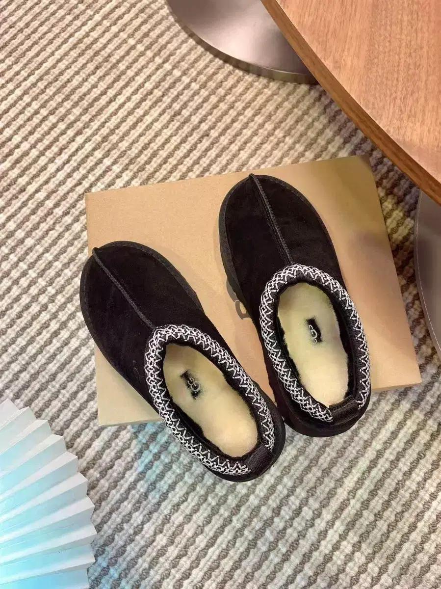 [UGG] 여성 에스닉룩 연명 트렌디 두꺼운 밑창 여성 슬립온 스노우부츠