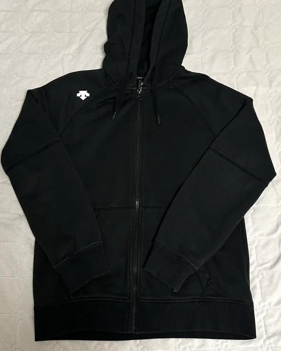데상트 후드집업 블랙 M
