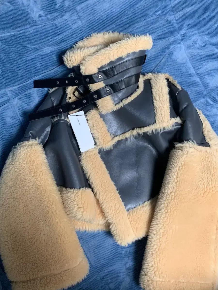 (택o) Sacai 22fw 시어링 무스탕