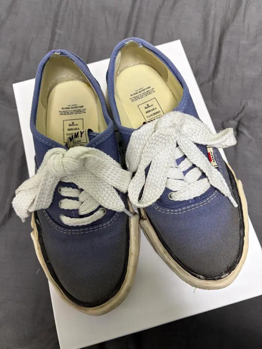 메종 미하라 야스히로 베이커OG DE 솔 캔버스 로우탑 스니커즈 네이비