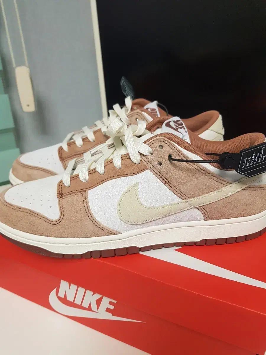 나이키 덩크 로우 커리 280