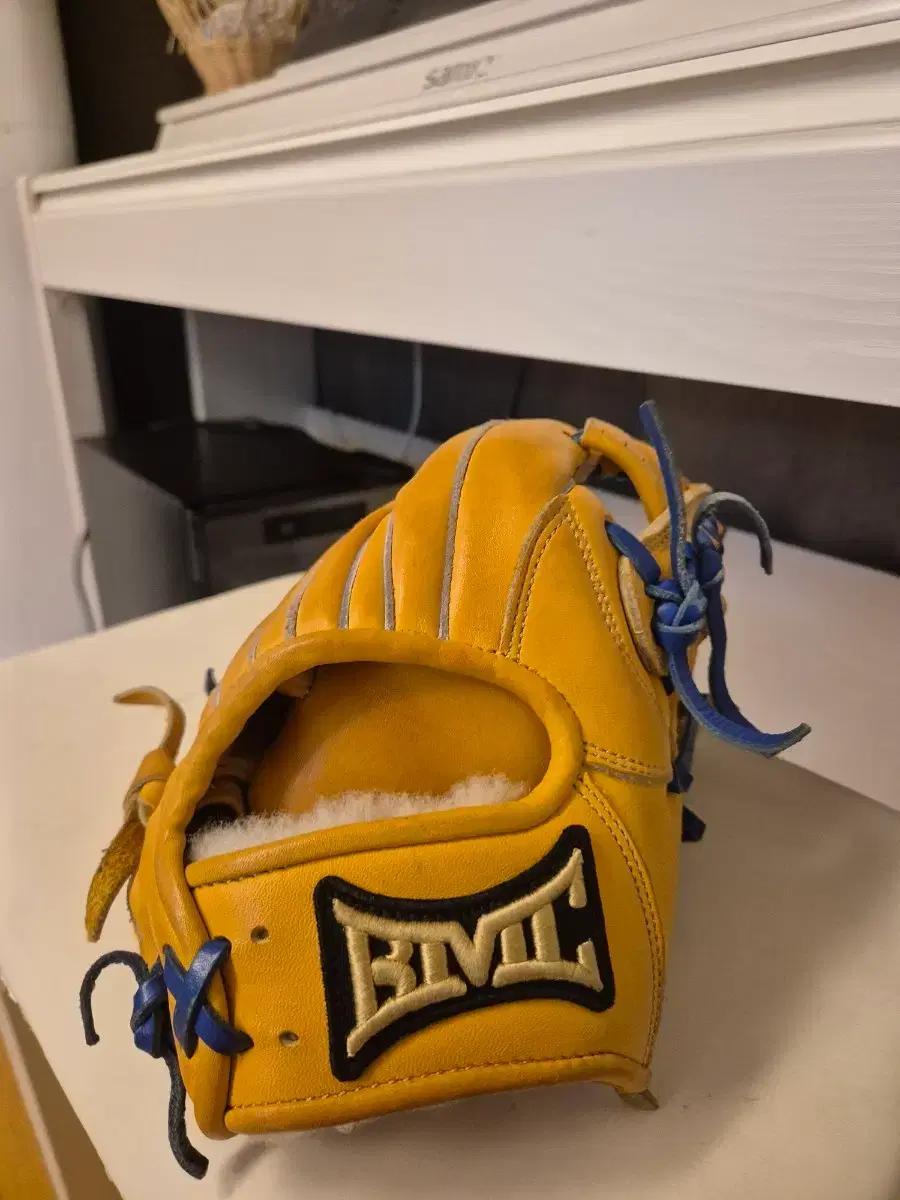 bmc 외야 글너브