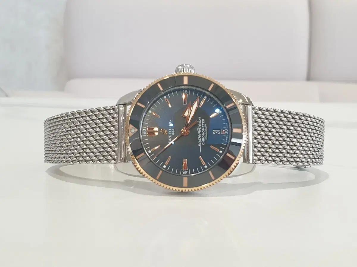 브라이틀링 슈퍼오션 헤리티지 콤비 44MM 블랙 베젤 콤비