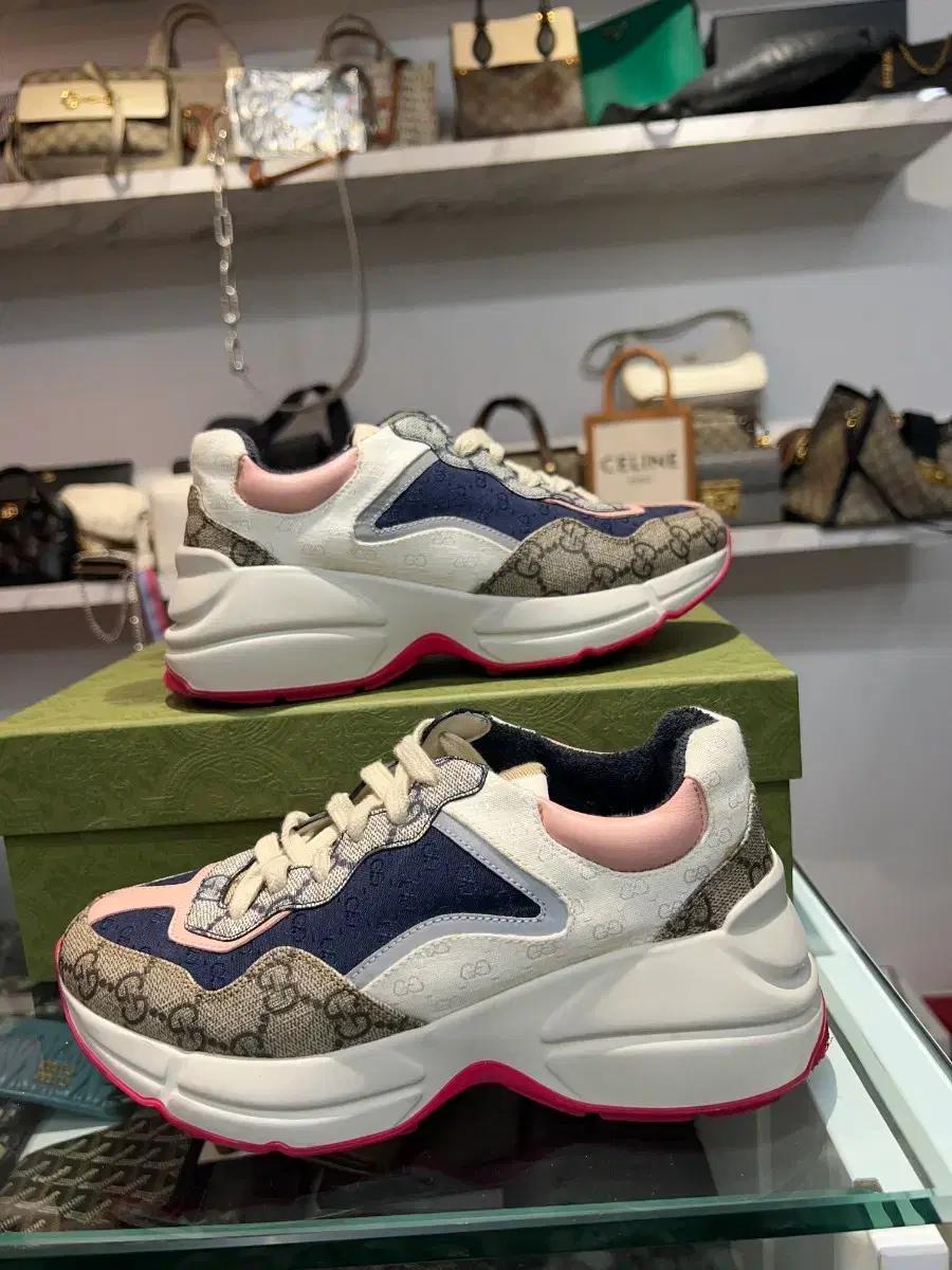 (35) 구찌 신형 라이톤 여성 스니커즈 새상품급