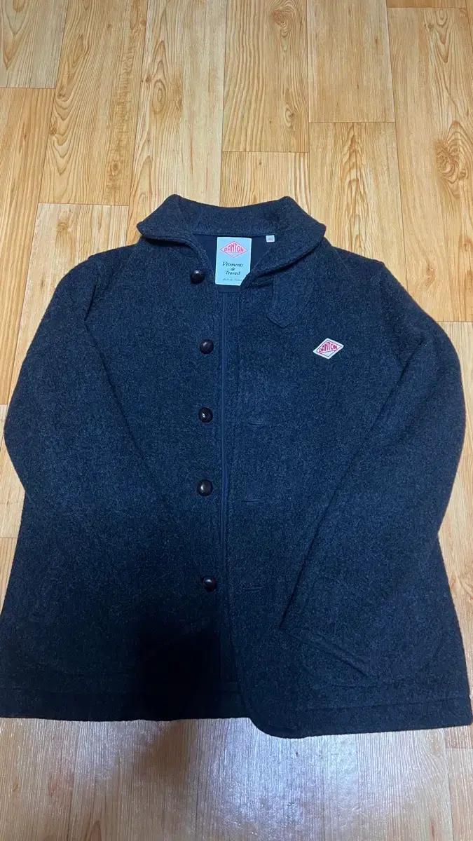 단톤 울 하프코트 팔아요