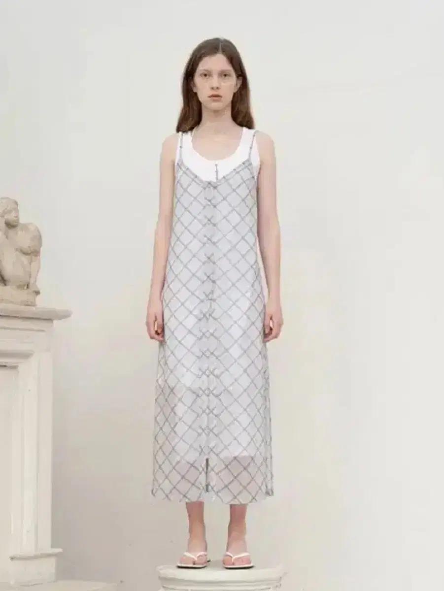 키르시 컬렉션 패턴 슬리브리스 드레스 새상품 쉬폰 레이어드 원피스