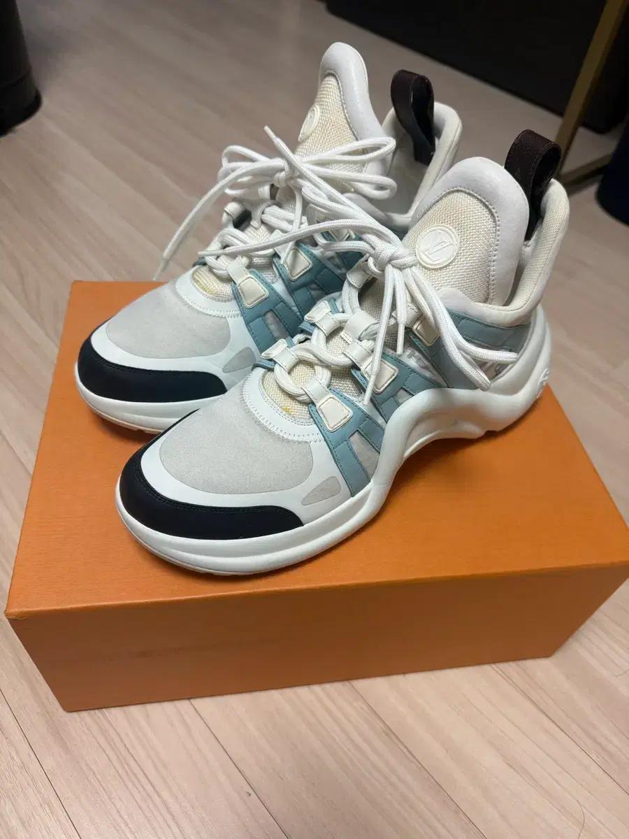 루이비통 아치라이트 남성 스니커즈 42 사이즈