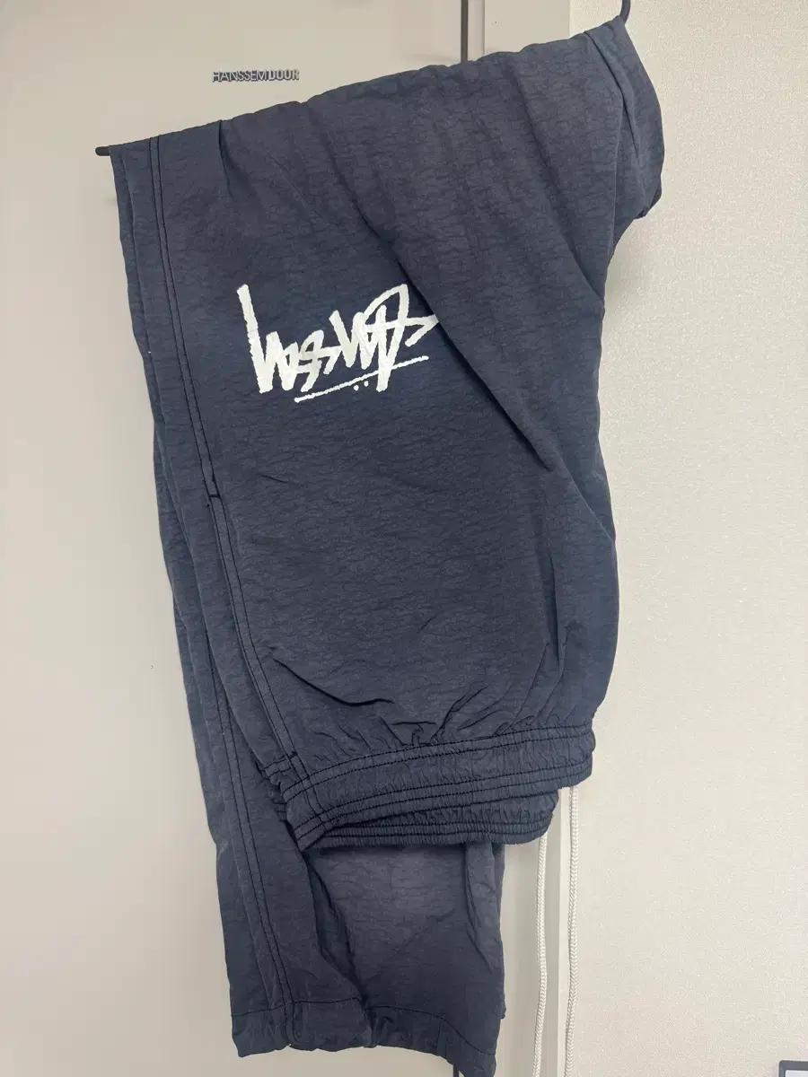 나이키 스투시 아노락 팬츠 L 판매합니다.