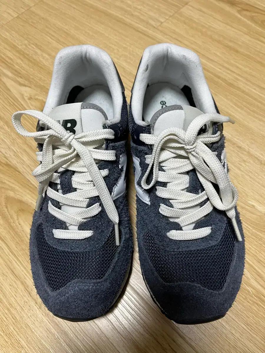 뉴발란스 574 헤리티지 네이비 230사이즈