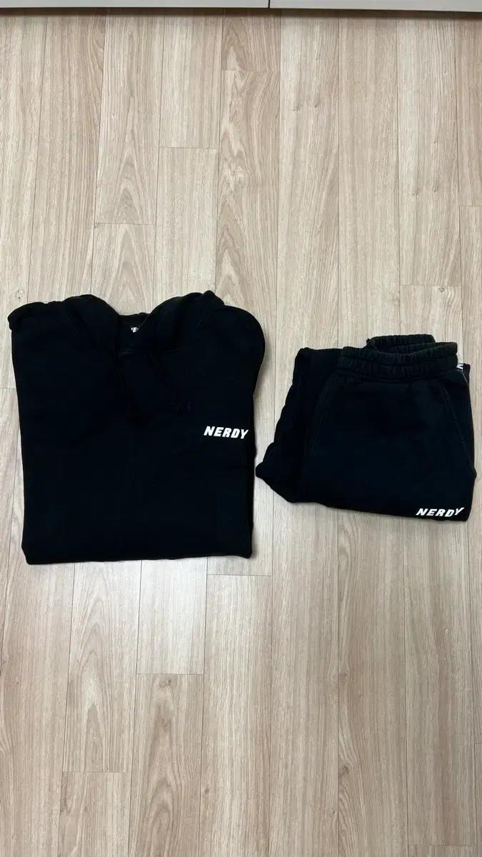 널디 블랙 후드티 트레이닝 세트 (L/M)