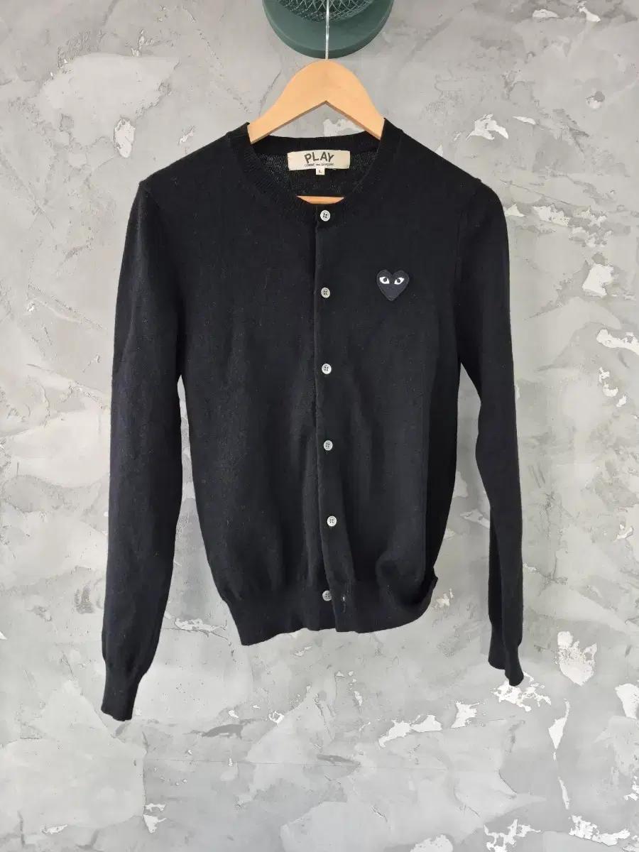 꼼데가르송 PLAY 블랙 가디건 사이즈 L