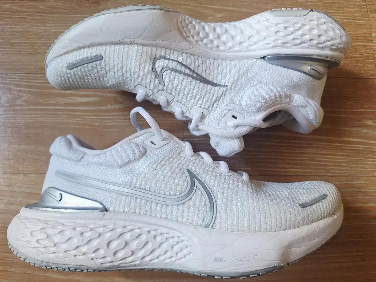 나이키 줌X 인빈서블 런 플라이니트2 정품 운동화 러닝화