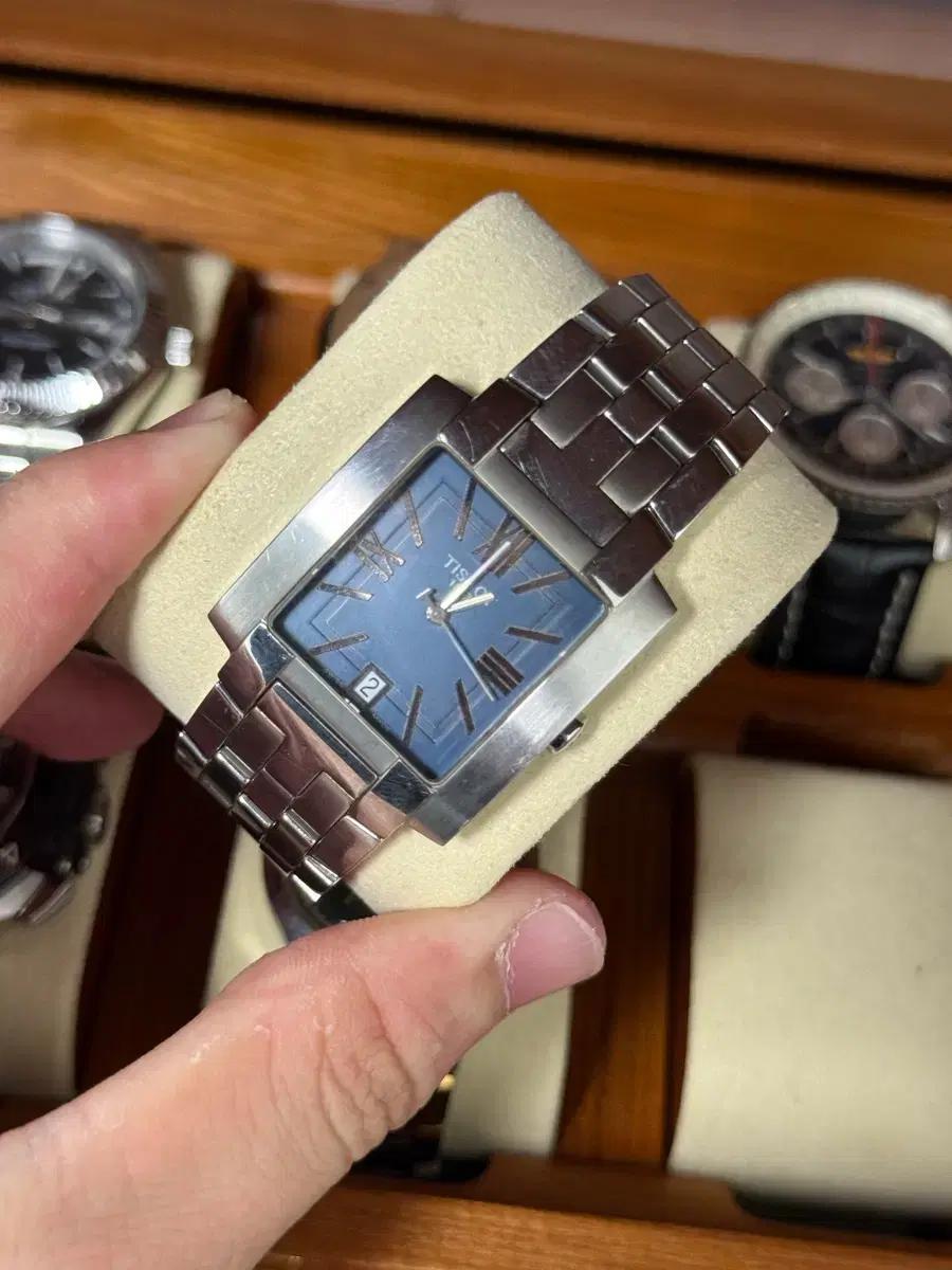 티쏘 T-트렌드 스퀘어 쿼츠