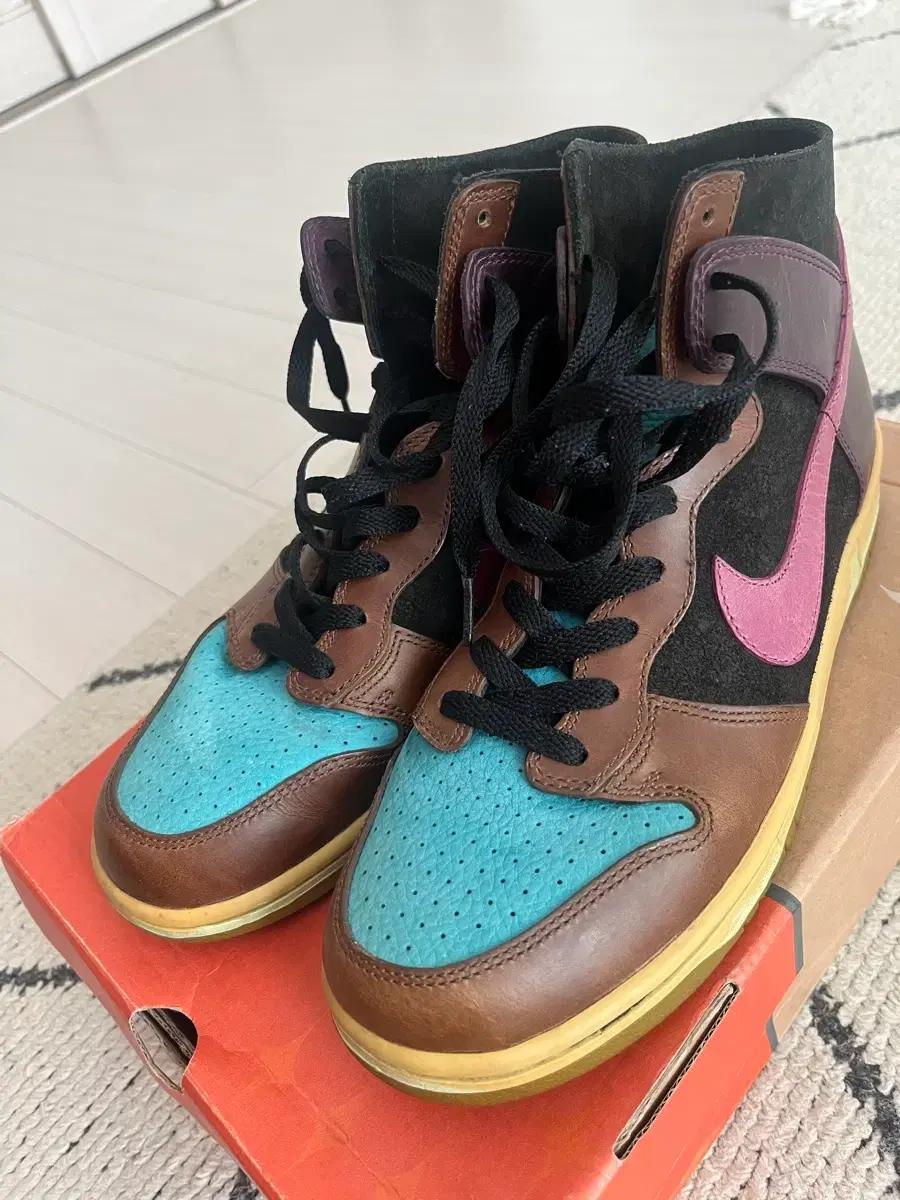 나이키 언디핏 x 덩크 하이 275 판매