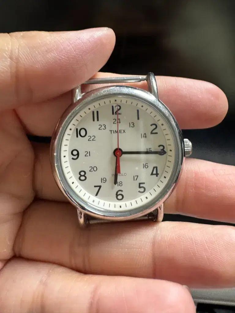 필드워치의 대명사 타이맥스 위켄더(Weekender)