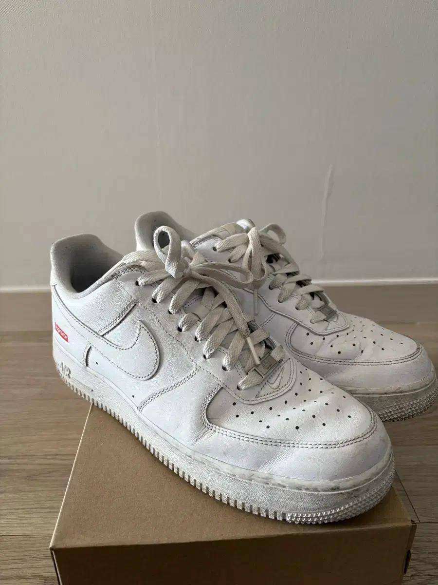 나이키 슈프림 에어포스 화이트 (275)