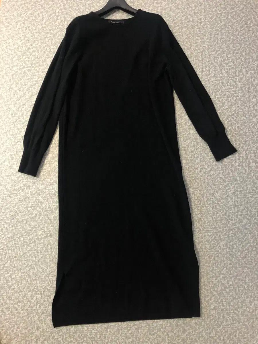 더아이잗컬렉션 쫀득 레이온 퍼프 니트 롱 블랙 원피스 결혼식 하객룩