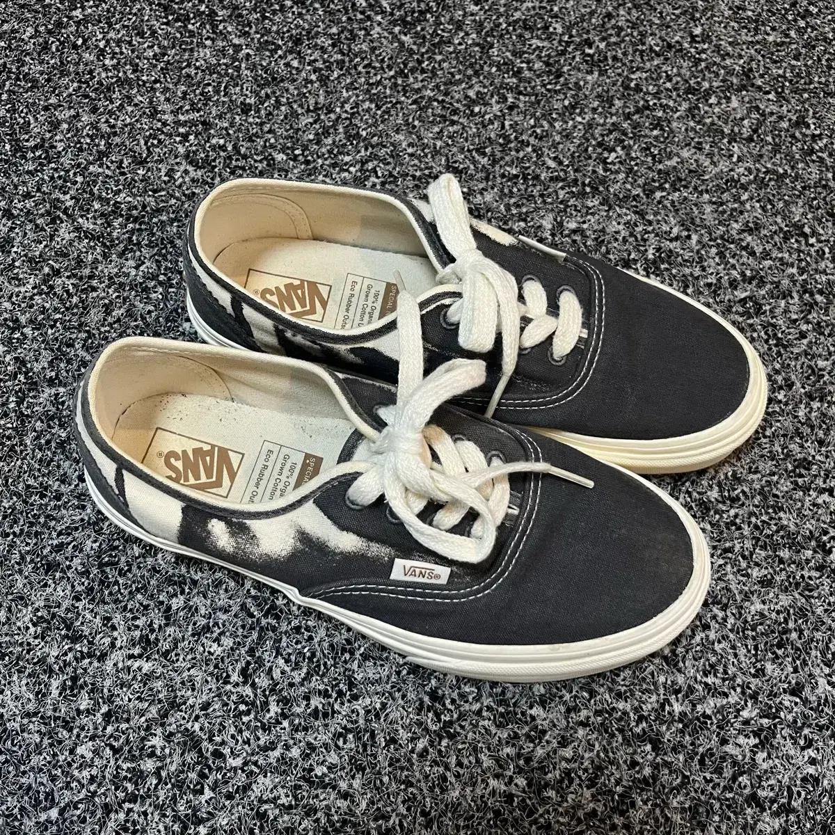VANS 반스 스니커즈 235