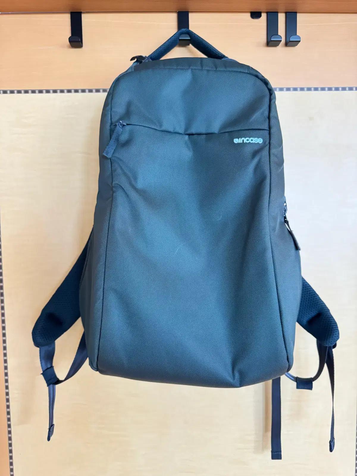 인케이스 백팩 택포