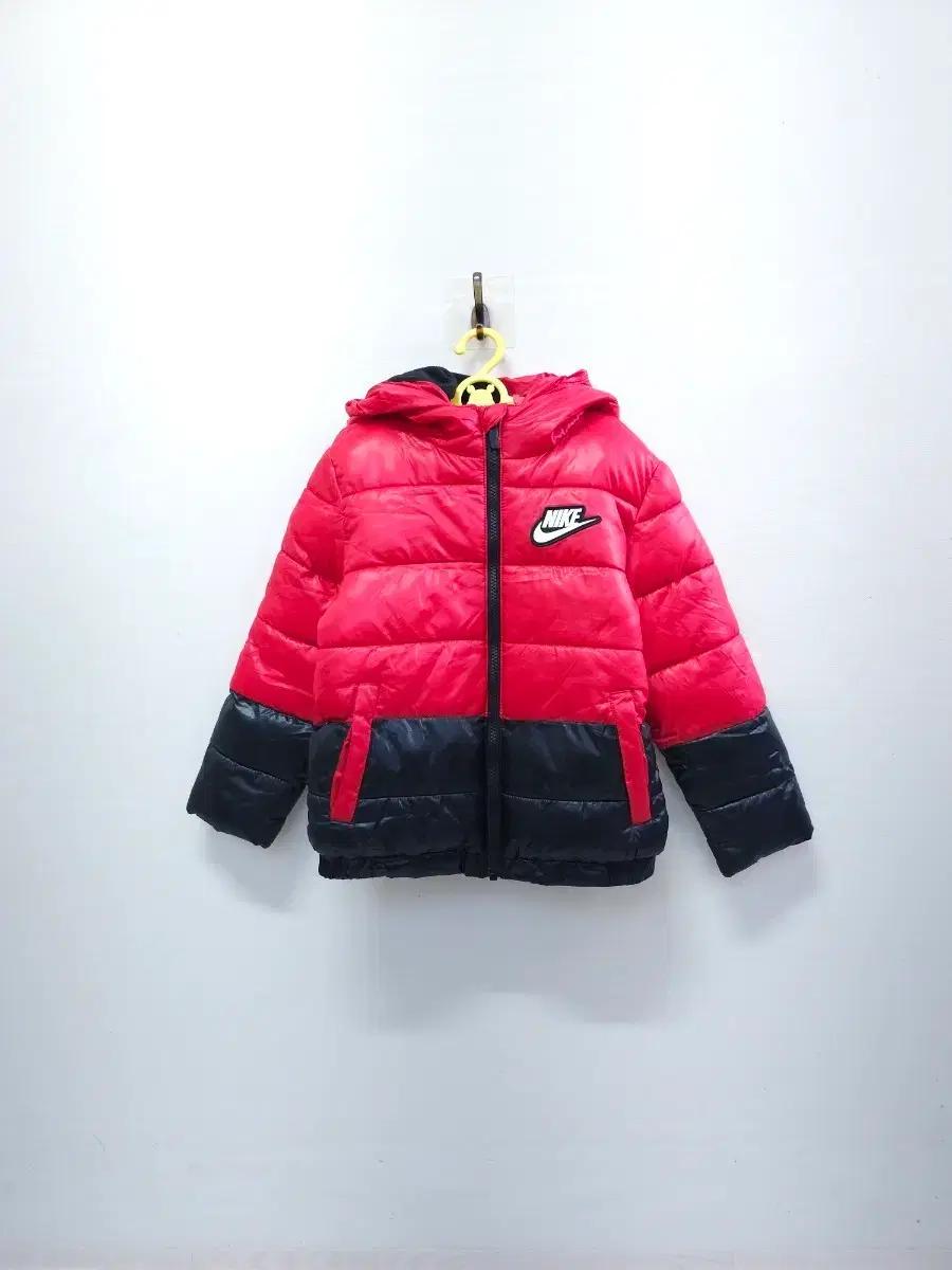 나이키 레드/블랙 패딩 점퍼 후드 탈부착 가능