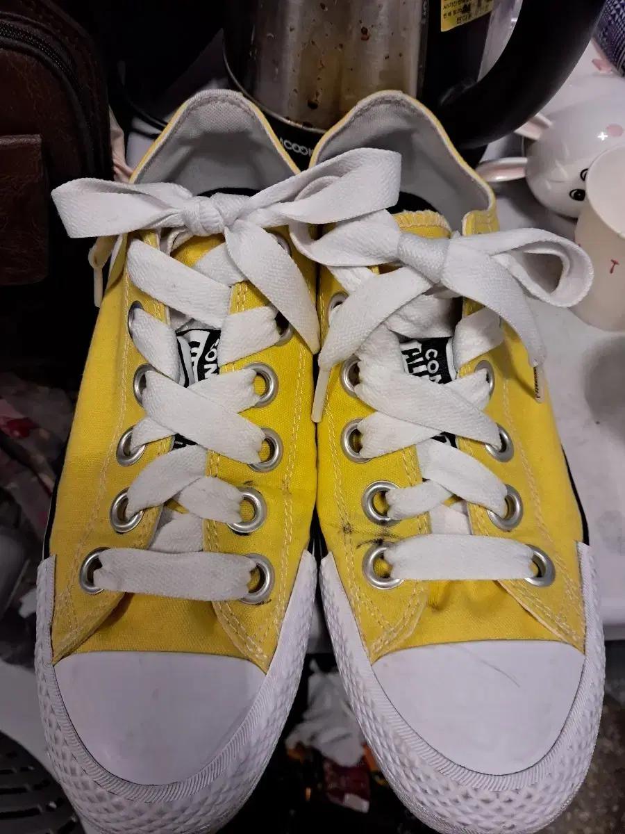 컨버스 척테일러 옐로우 스니커즈