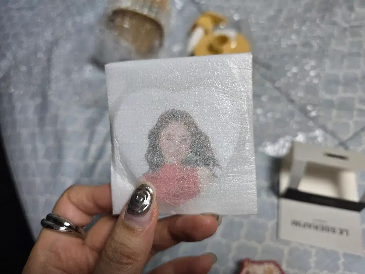 (미개봉)르세라핌 피어나다 캔뱃지 교환