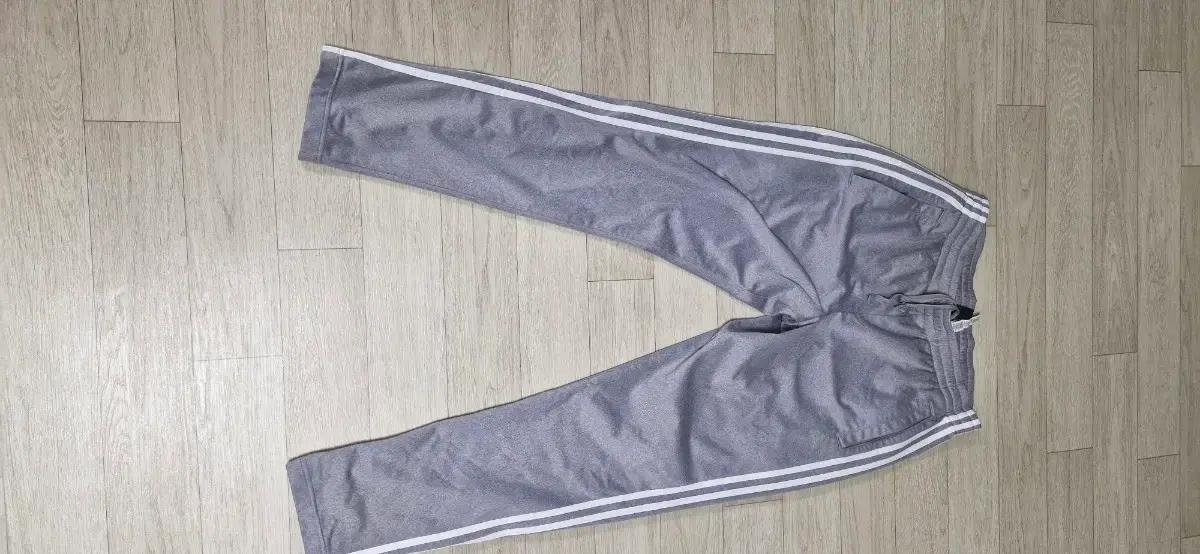 아디다스 남자추리링 바지만