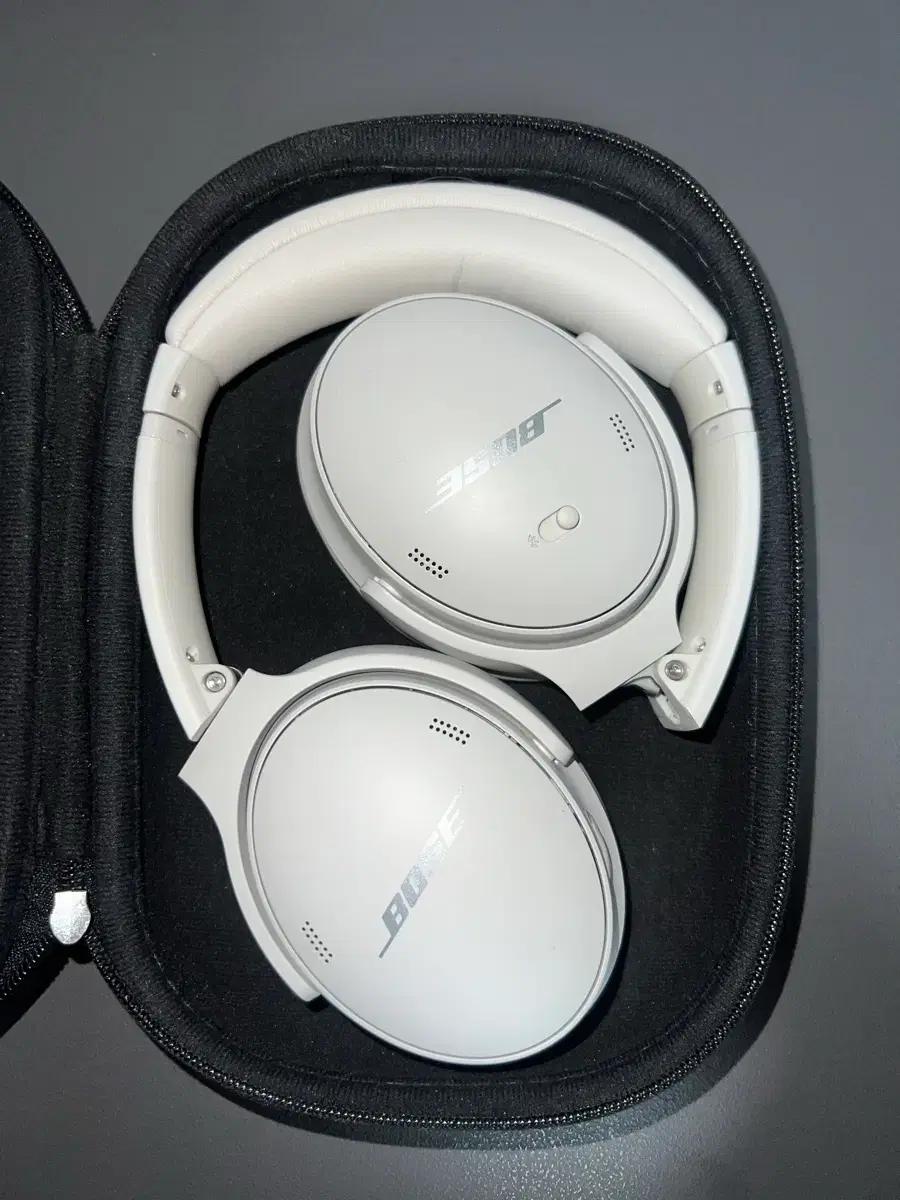 보스 QC45 화이트