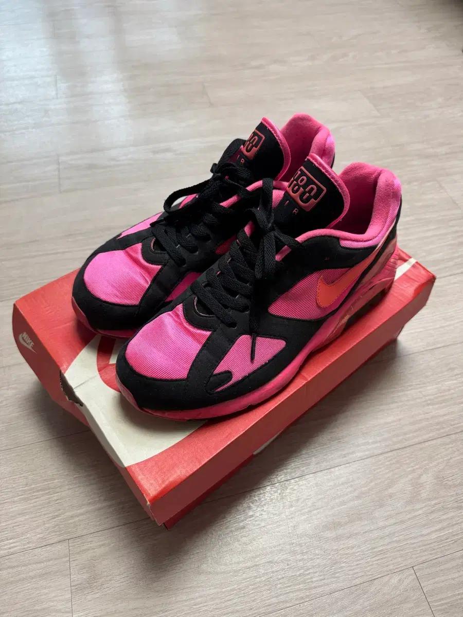 꼼데가르송 옴므플러스 X 나이키 에어맥스 180 검핑 280