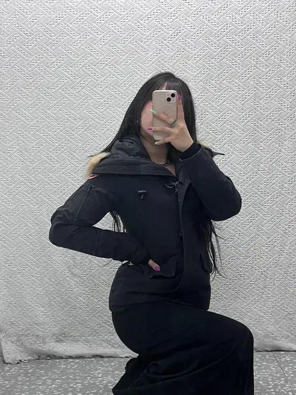 캐나다구스 몬테벨로 하이넥 덕다운 슬림핏 깃털 패딩  XS C07222