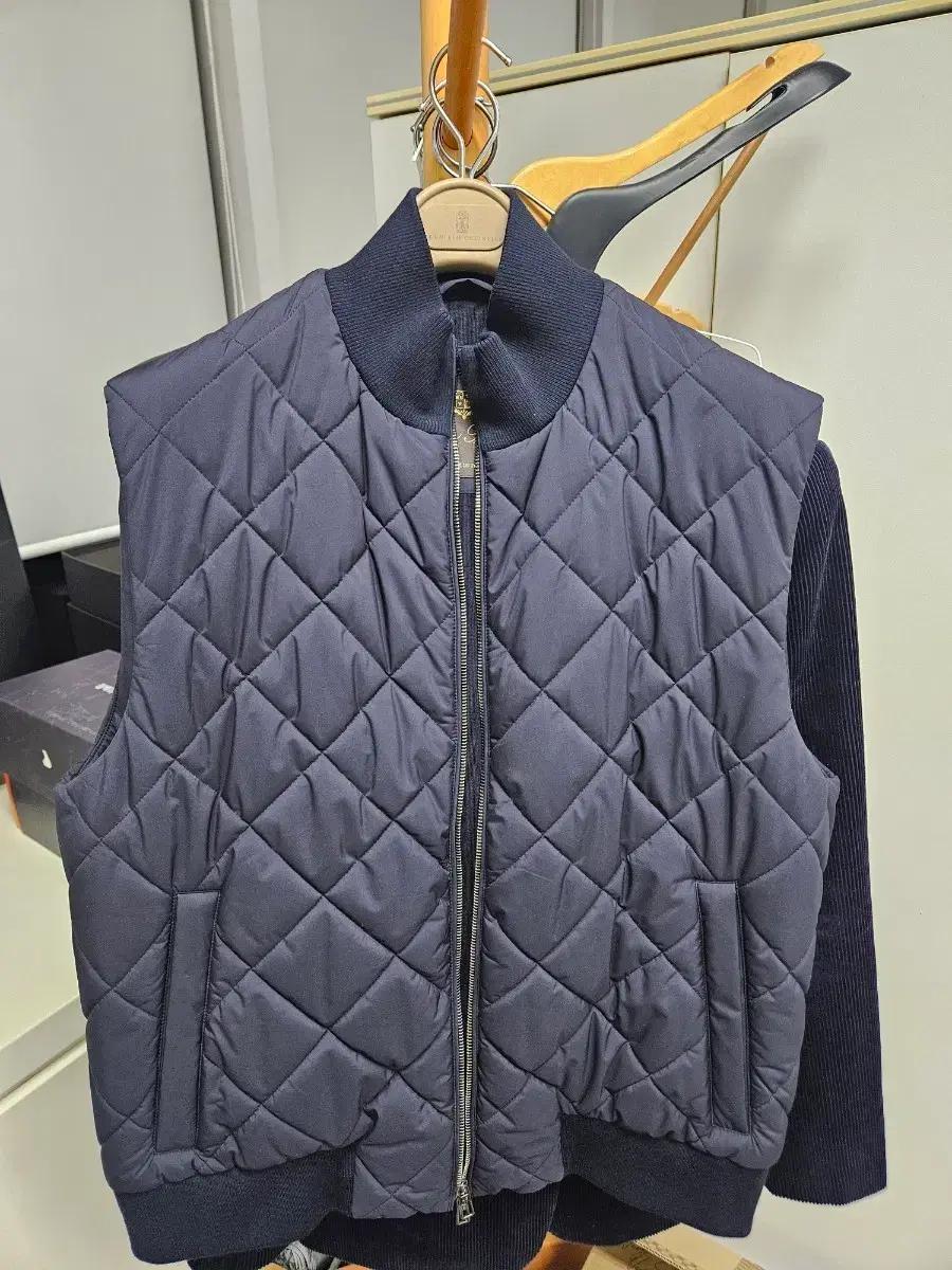 로로피아나 패딩 베스트