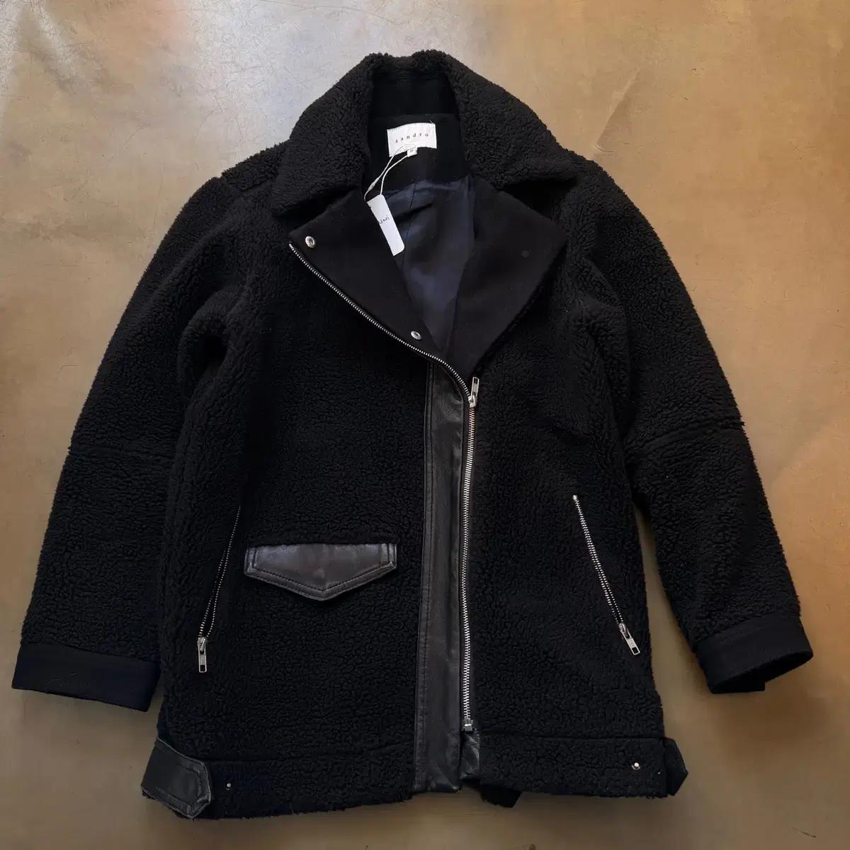 산드로 더블라이더 베이스 셰르파 플리스 숏 코트 자켓