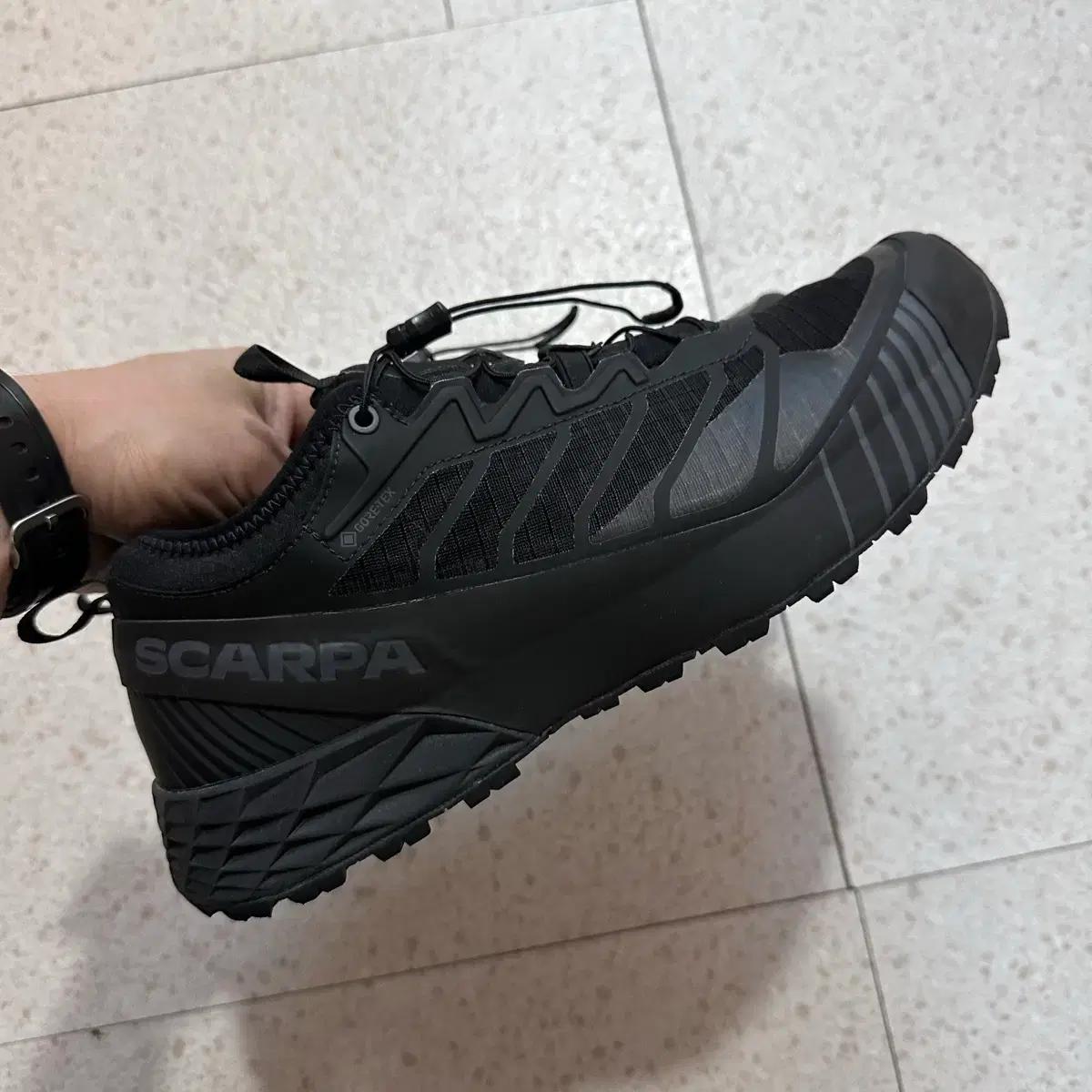 스카르파 리벨레 런 고어텍스 블랙 운동화 255
