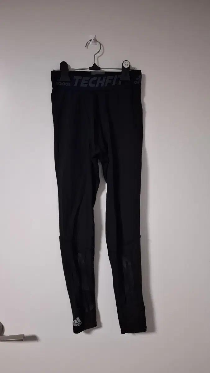 아디다스 테크핏 검정 레깅스