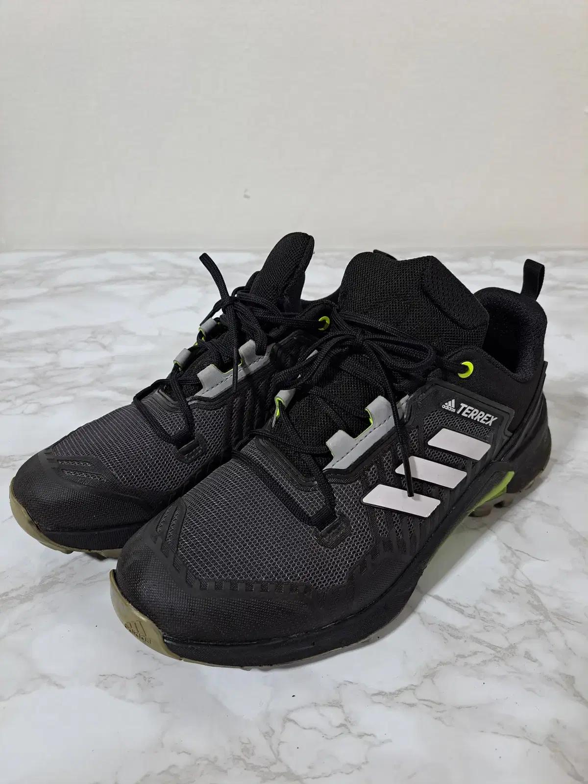 아디다스 테렉스 남성 트래킹화 운동화 260