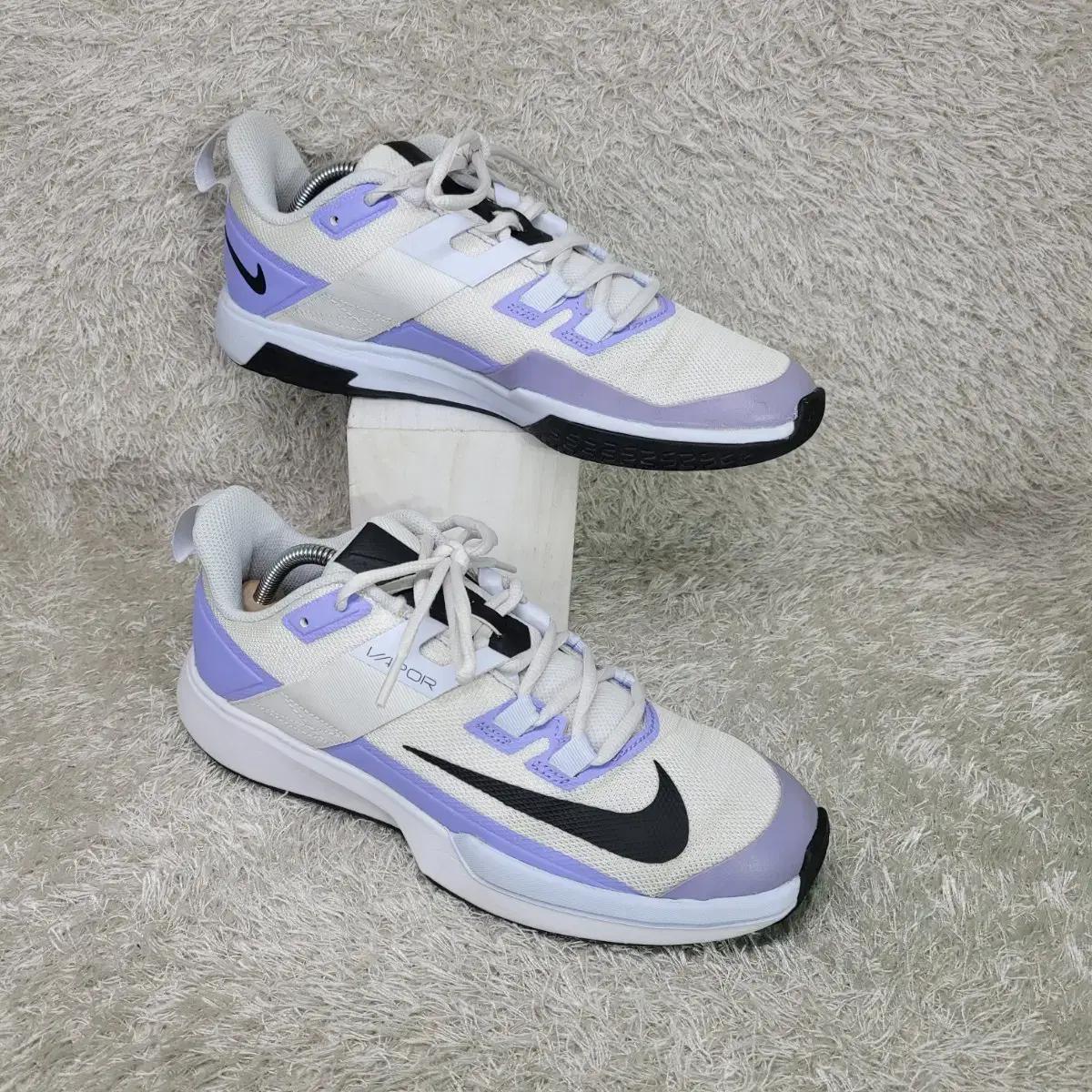 구제짱짱맨 250 나이키 코트 베이퍼 라이트 테니스화