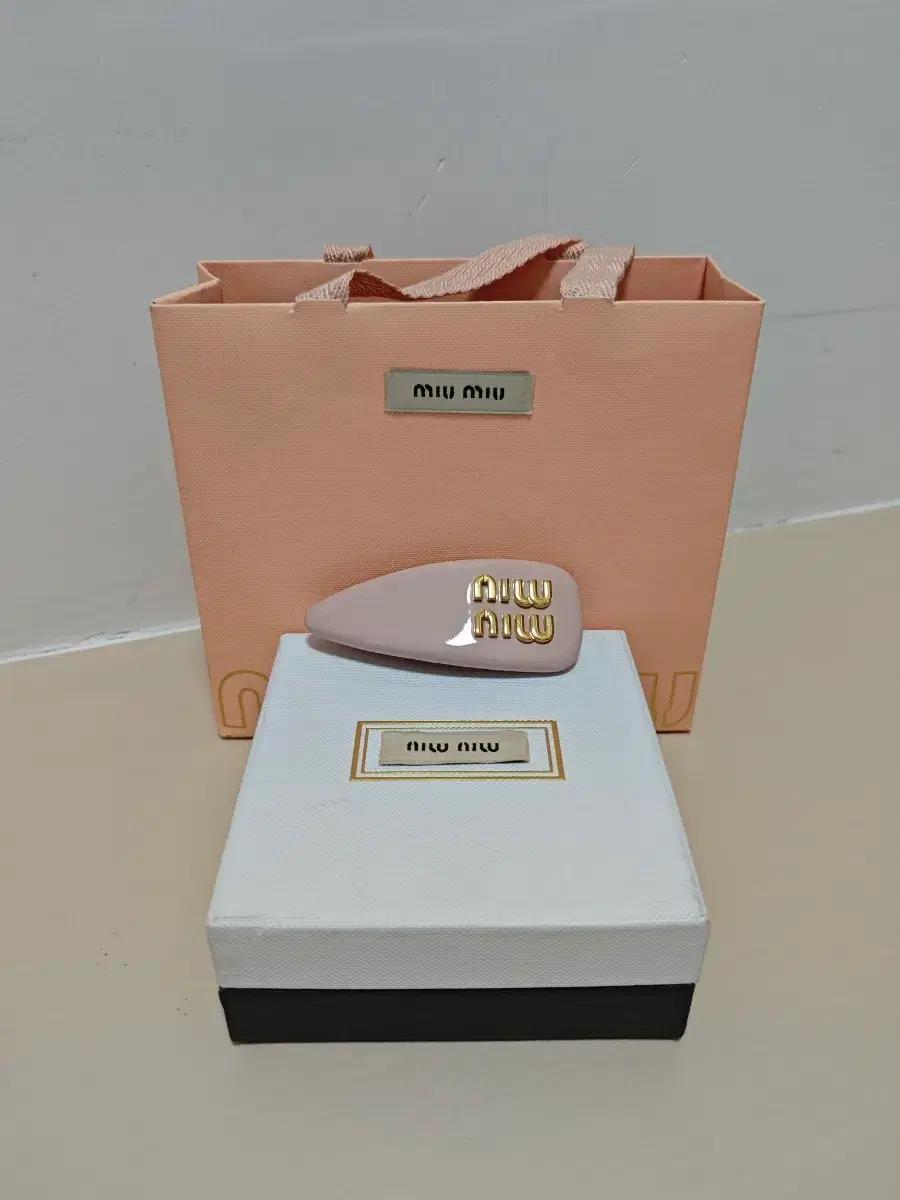 MiuMiu  미우미우  헤어핀