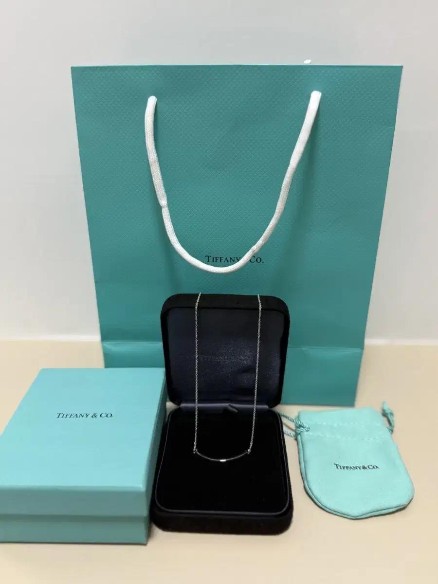 티파니앤코 스마일 펜던트 목걸이