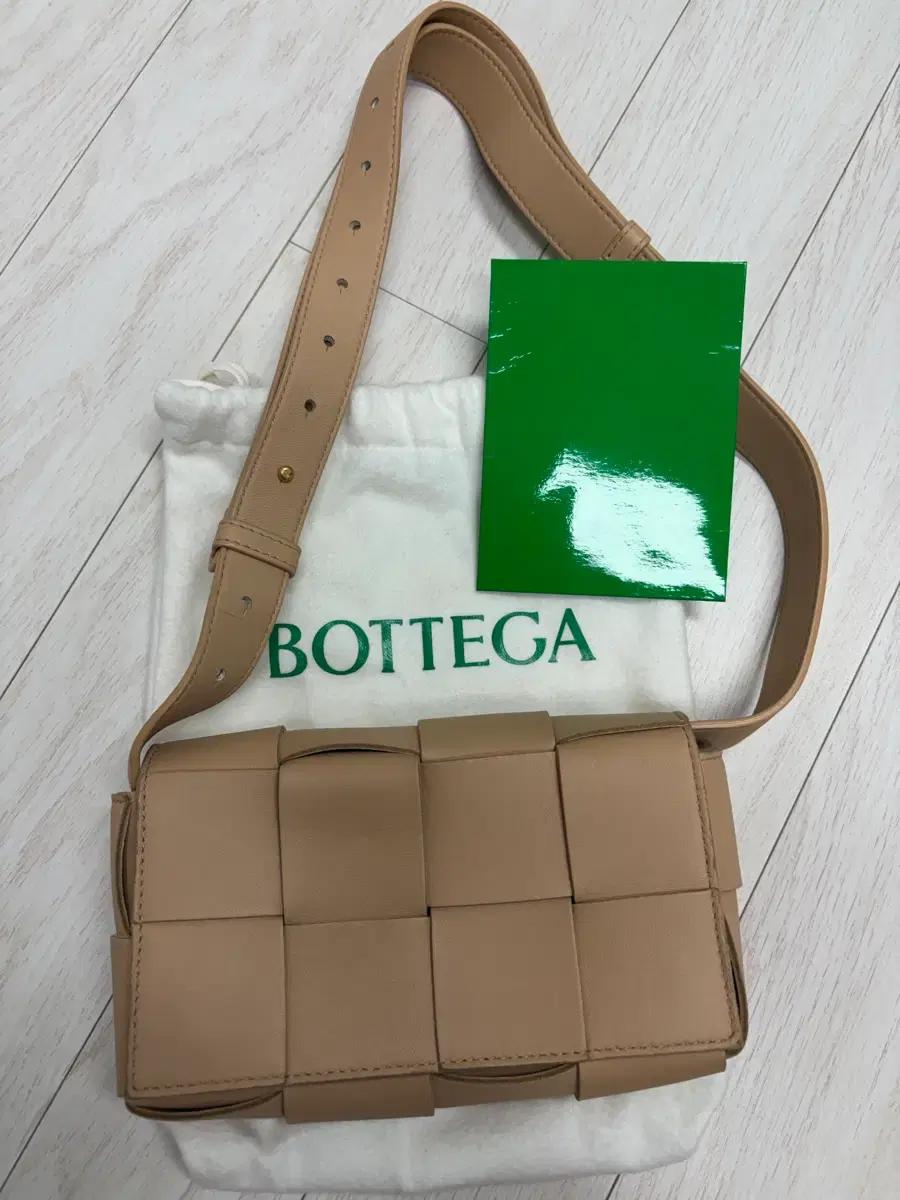 보테가베네타 벨트백