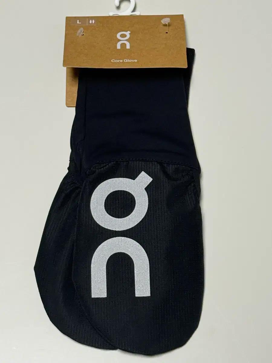 On Running 온러닝 코어 장갑 블랙 L