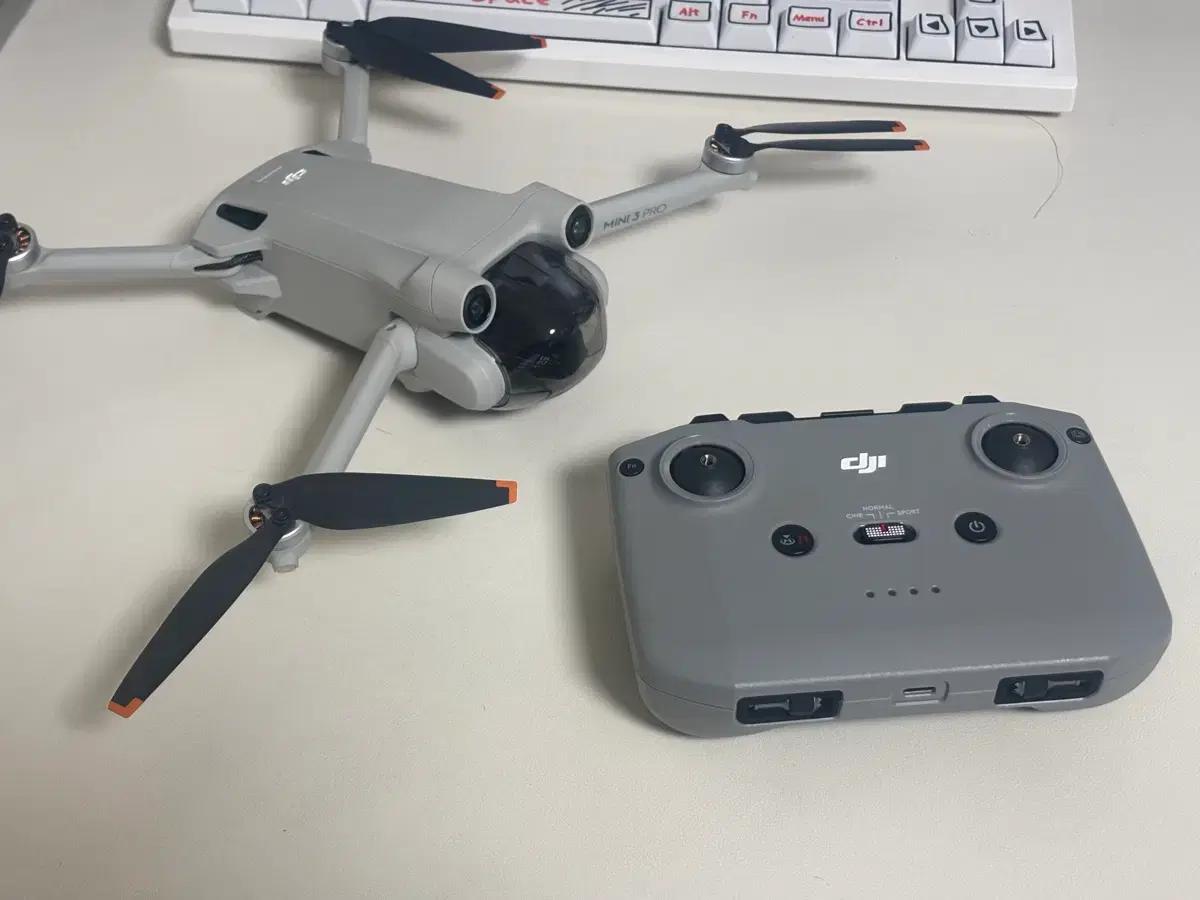 DJI 미니3 드론 + 조종기 + 배터리 세트